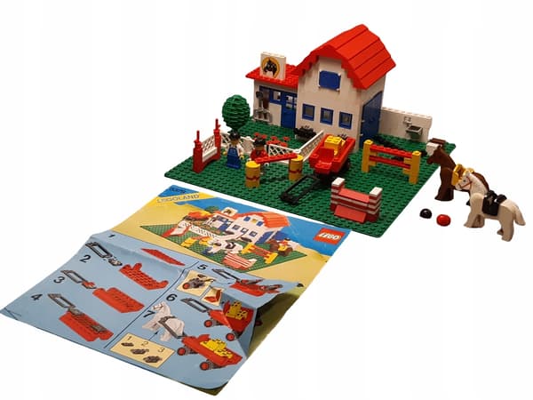LEGO 6379 Riding Stable (No. 2)