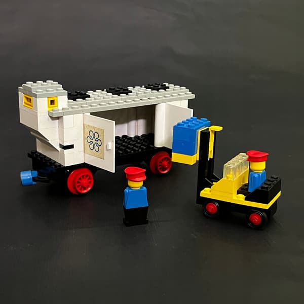 147 LEGO Lorry with Forklift