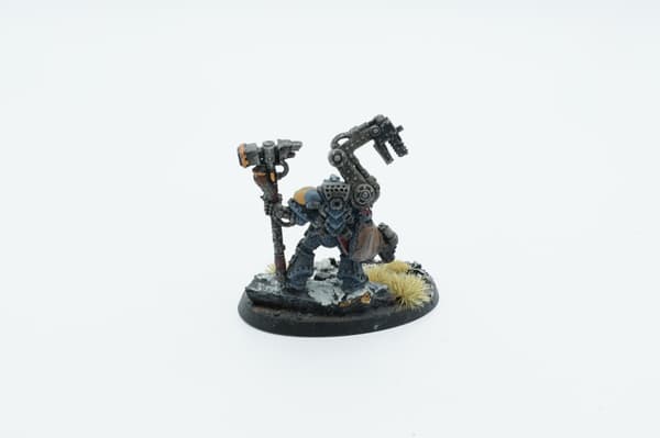 Warhammer 40K Space Wolves Iron Priest Finecast miniature
