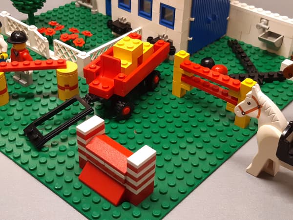 LEGO 6379 Riding Stable (No. 2)