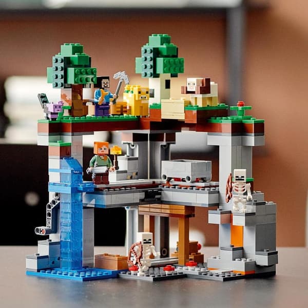 LEGO Minecraft 21169 First Adventure