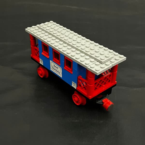 131 LEGO Passenger Carriage
