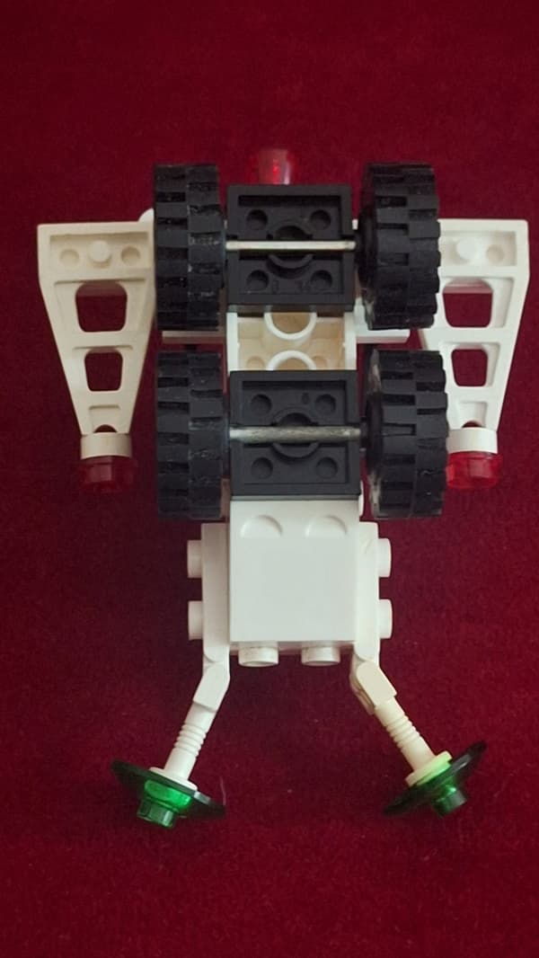 Lego 6827 Strata Scooter – Classic Space 1987 – 100% complete.