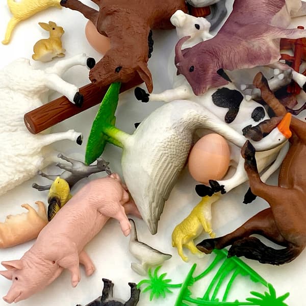 FARM ANIMALS FIGURINE SET