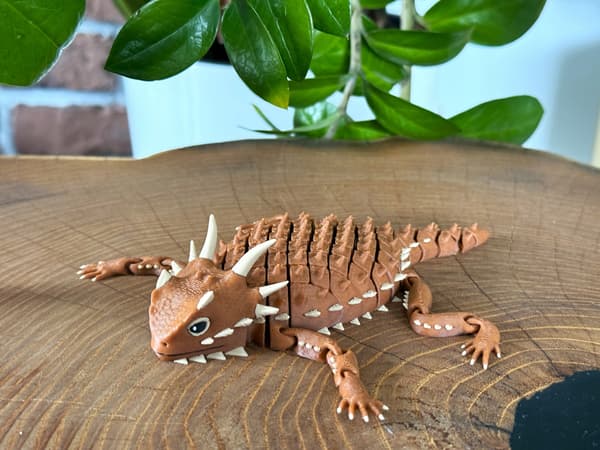 Horned Lizard 3D segmented figurine, fully articulated, realistic reptile