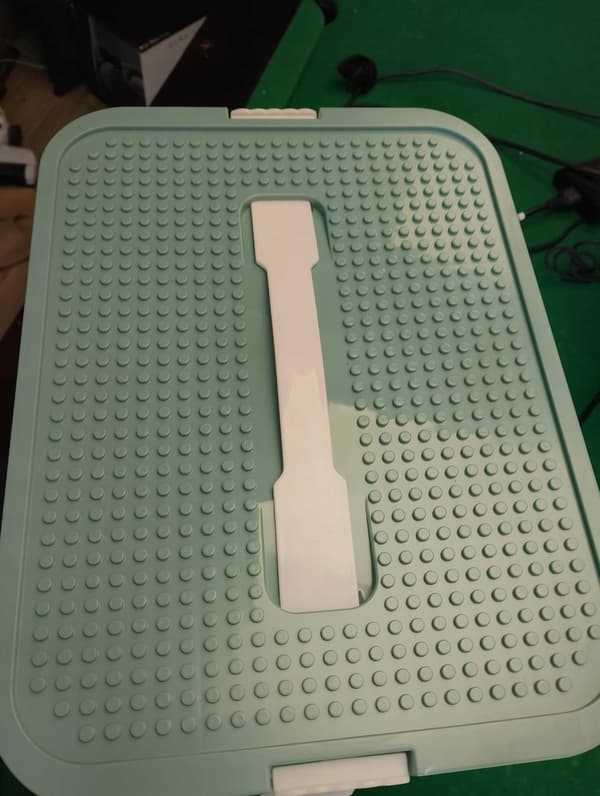 Children’s storage box with a lid for Lego bricks,