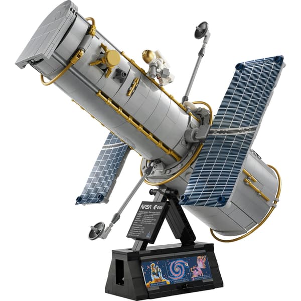 LEGO Icons 11382 Hubble Space Telescope
