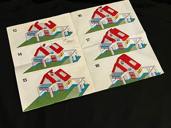 6374 LEGO Holiday Home