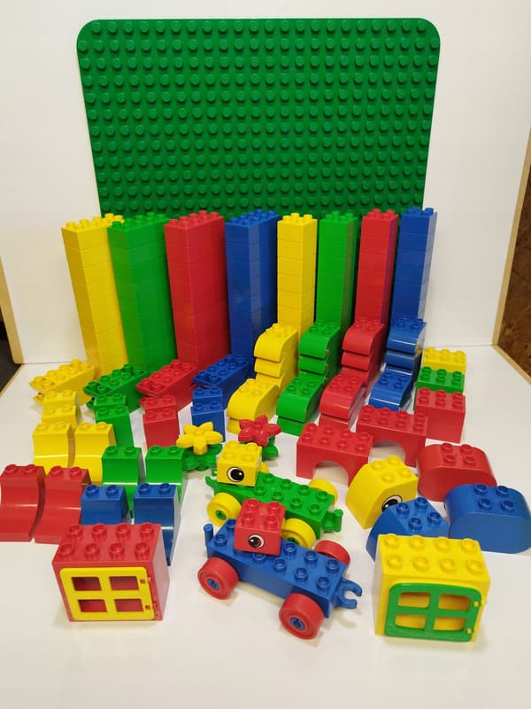 Lego Duplo building set, 234 pieces