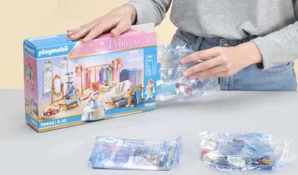 PRINCESS DRESSING ROOM WITH BATH: DRESSES AND ACCESSORIES FOR CHILDREN AGED 4+