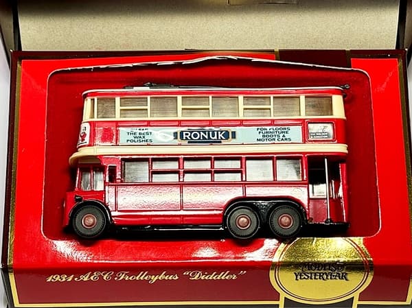 MATCHBOX-MOY No. Y10 1931 DIDDLER TROLLEY BUS (B)