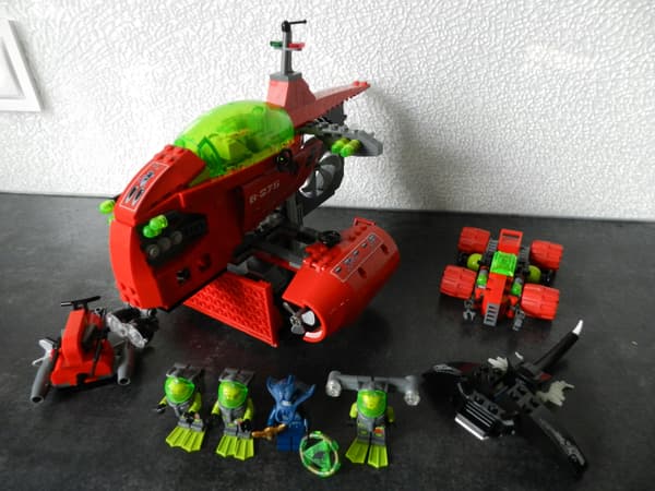 LEGO 8075 Atlantis Neptune Transport Ship *100%