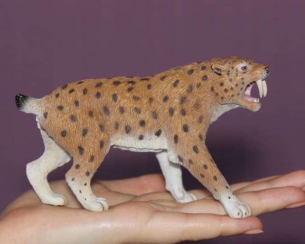 SMILODON DINOSAUR [FIGURINE]