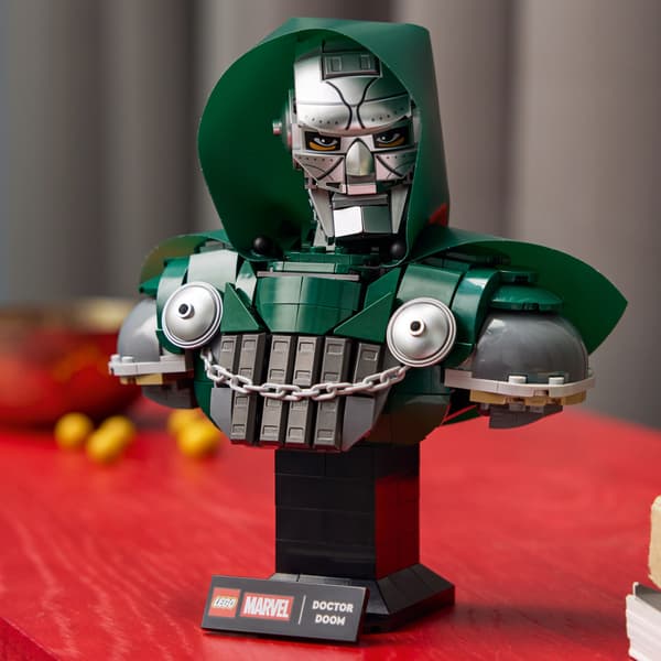 LEGO Marvel Dr Doom Bust 76345