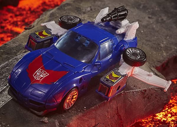 Transformers Kingdom Deluxe WFC-K26 Autobot Tracks