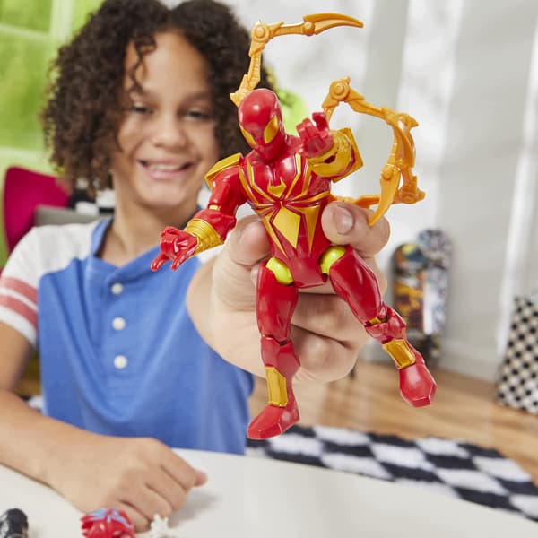 Marvel Spider-Man MixMashers Deluxe Figures with Interchangeable Parts – Red