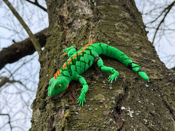 Iguana 3D – a segmented, movable, flexible figurine, terrarium decoration