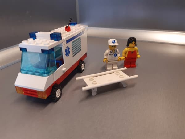 LEGO 6666 Ambulance (No. 4)