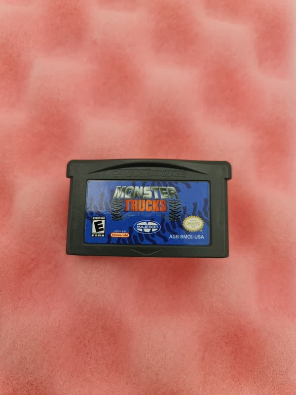GAME BOY ADVANCE MONSTER TRUCKS