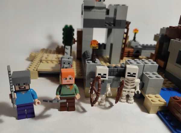 LEGO Minecraft: 21121 – Desert Outpost
