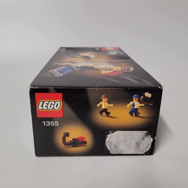 Lego Adventurers Studios 1355 Johnny Thunder MISB 2000 Santa and Christmas tree