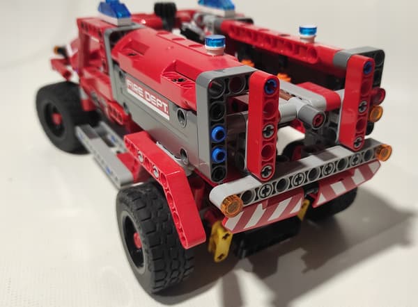 LEGO Technic: 42075 – Emergency Response Vehicle