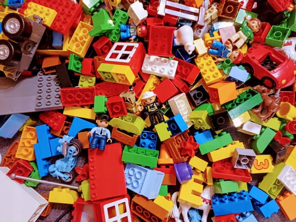 Lego Duplo Mix: Original bricks, figures, animals and vehicles – 1 kg