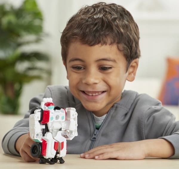 Medix The Doc Bot figurine from Transformers Rescue Bots