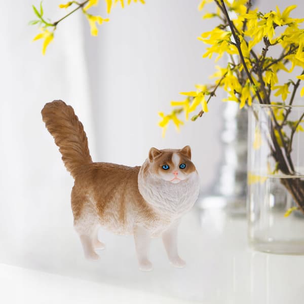 PLASTIC CAT FIGURINE FOR DECORATION AND CHILDREN’S PLAY