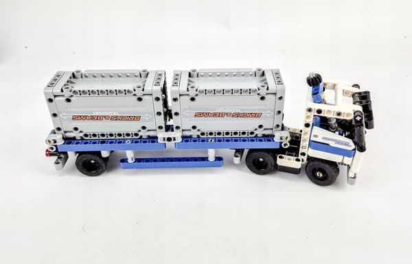 LEGO Technic: Container Truck at the Transhipment Yard