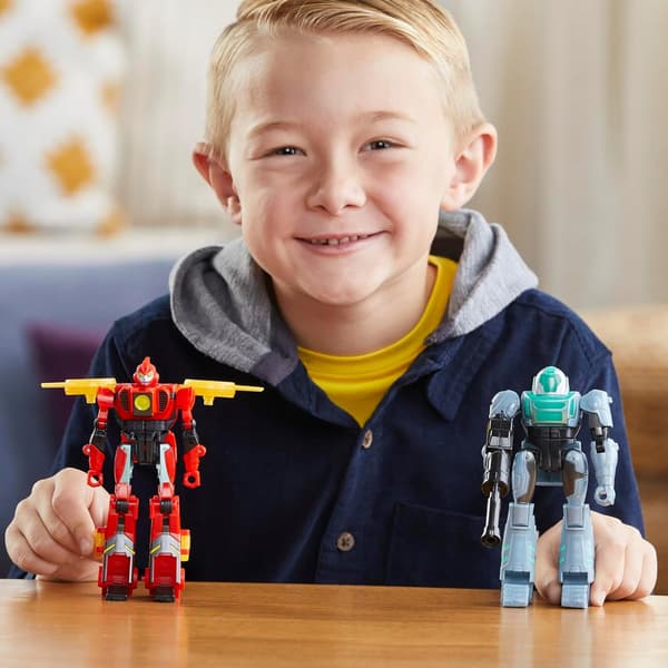 TRANSFORMERS Figures: Terran Twitch and Robby Malto
