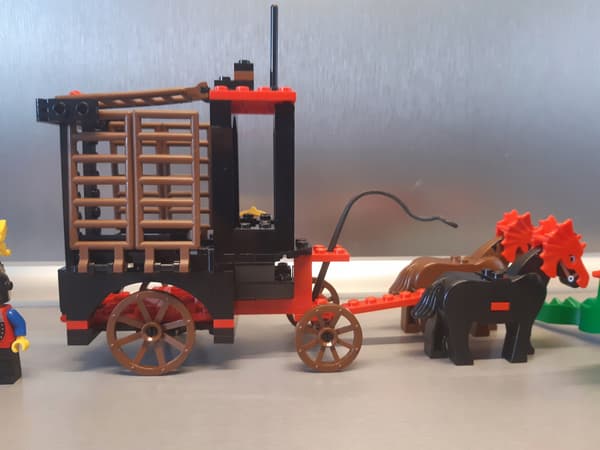 LEGO Castle 6056 Dragon Wagon
