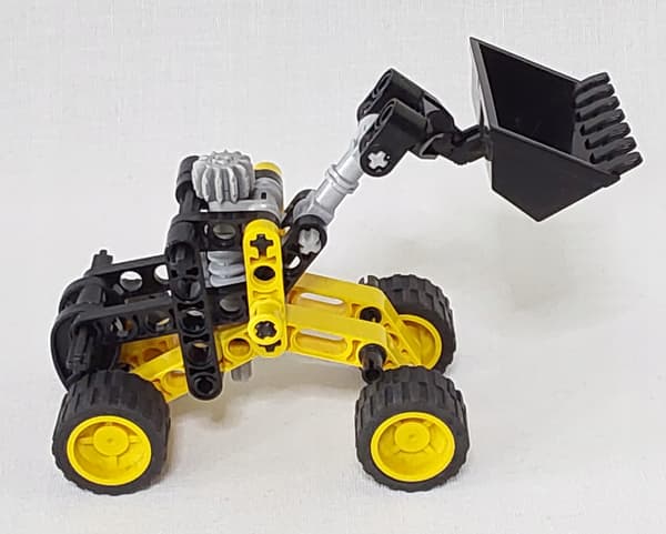 LEGO 8418 TECHNIC MINI LOADER – A UNIQUE PIECE FROM 2005