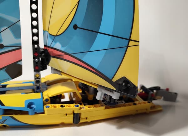 LEGO Technic: 42074 – Racing Yacht