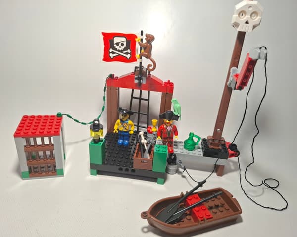 LEGO Pirates: 7073 – Pirates’ Dock