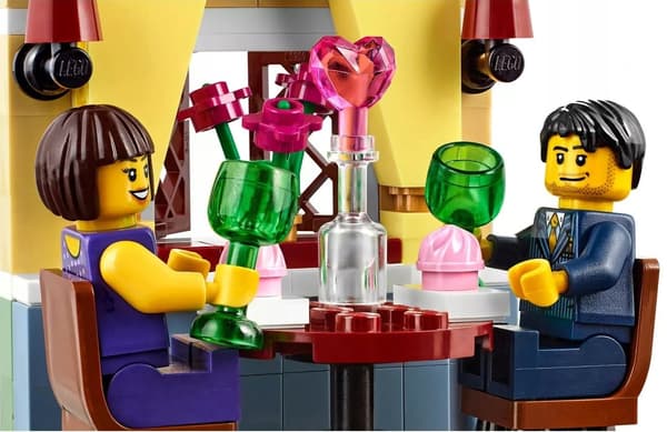 LEGO Creator 40120 Valentine’s Day Dinner. Valentine’s Day