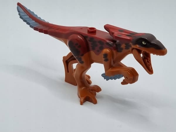 LEGO 76951 Jurassic World DINOSAUR PYRORAPTOR minifigure pyroraptor01