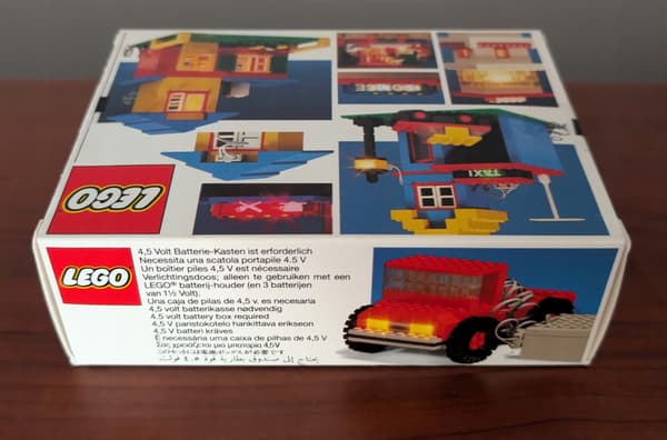 Lego 816 4 and 5 V Lighting Brick Set – New