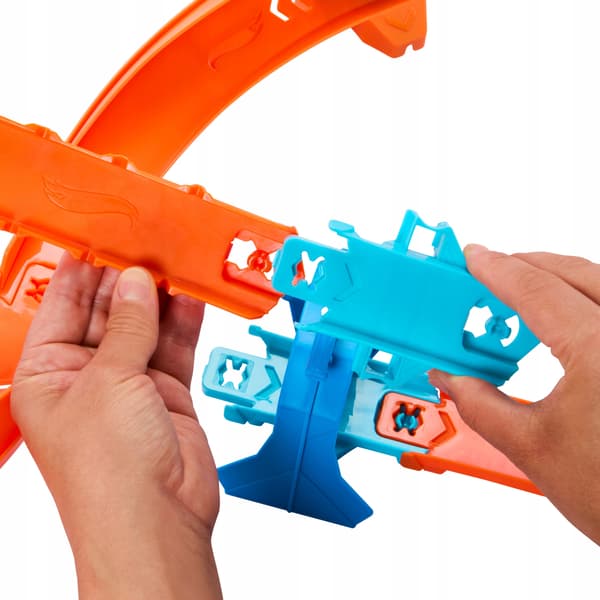 HOT WHEELS TRACK CREATOR SUPER JUMP Track Set with Motor + Car