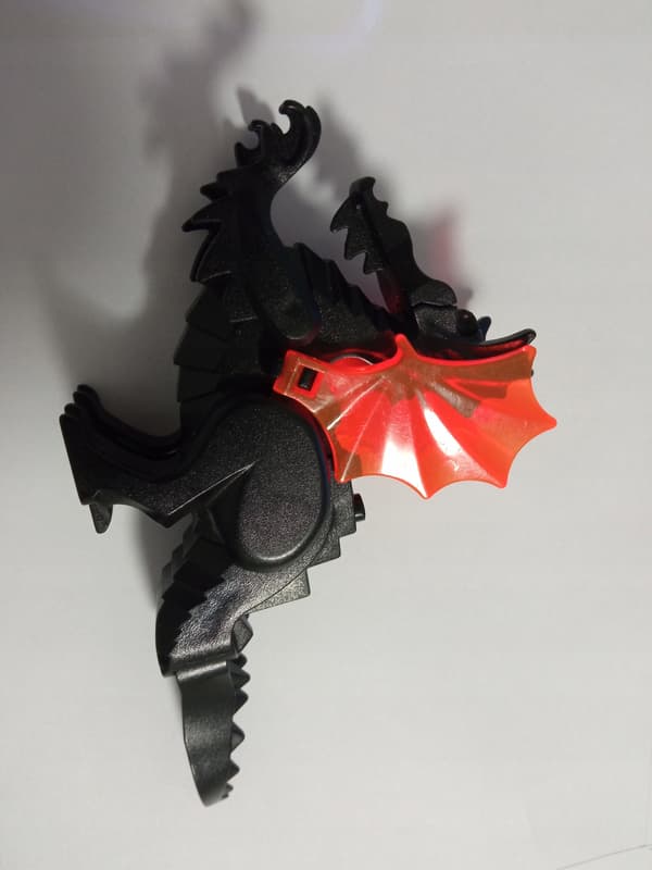 LEGO Castle Dragon 6129c04. ALMOST AS GOOD AS NEW. MISSING PART 6027