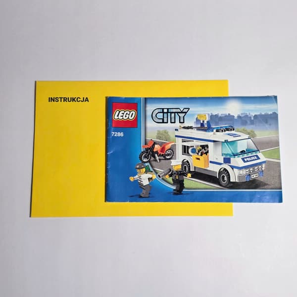 LEGO CITY 7286 – Prisoner Transport – 2011 – Complete Set