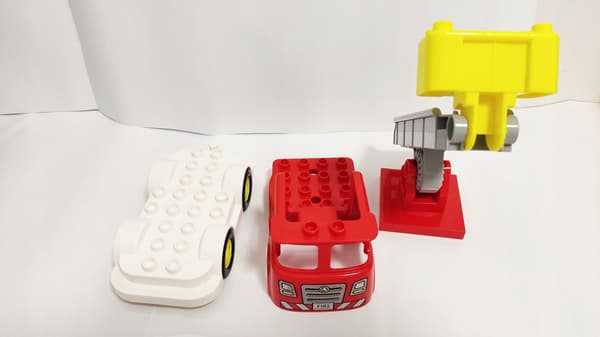 Lego Duplo fire engine with ladder