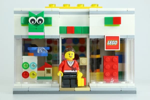 LEGO Exclusive Shop Opening_40145