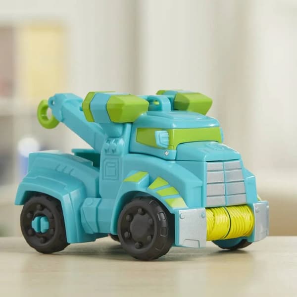 ROBOT Transformers CAR AND TRAILER Hoist Rescue Bots Command Centre
