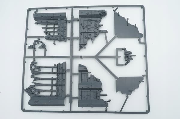 Warhammer 40k Gothic Ruins plastic sprues set