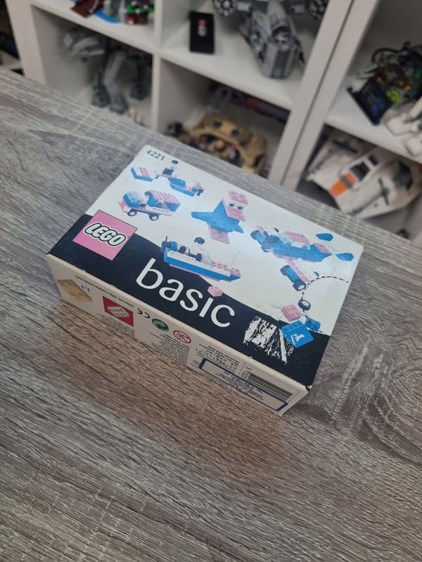 New LEGO Basic Building set 4221, unique, MISB, 1998, faded packaging