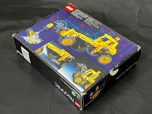 8828 LEGO Excavator
