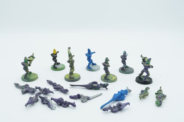 Warhammer 40k Space Crusade Eldar set of 7 plastic miniatures