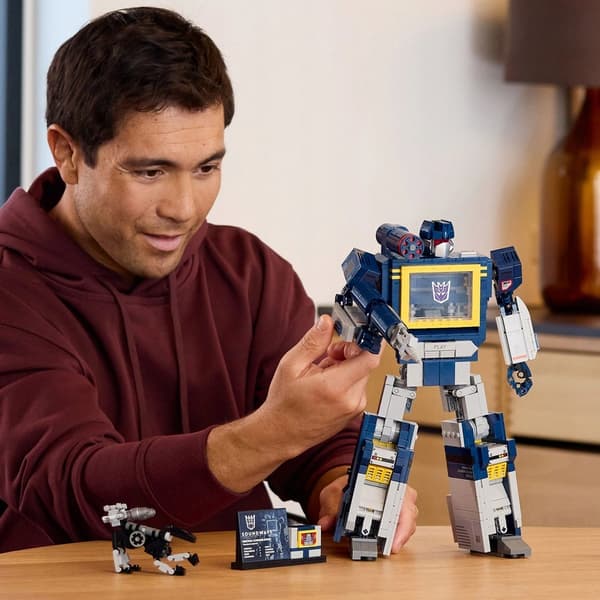 LEGO Icons 10358 Transformers: Soundwave