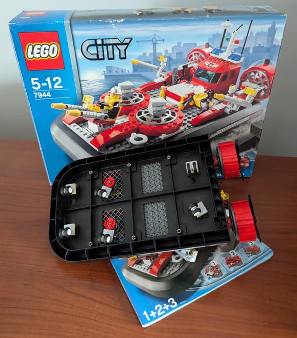 Lego 7944 Fire Brigade Hovercraft with Box